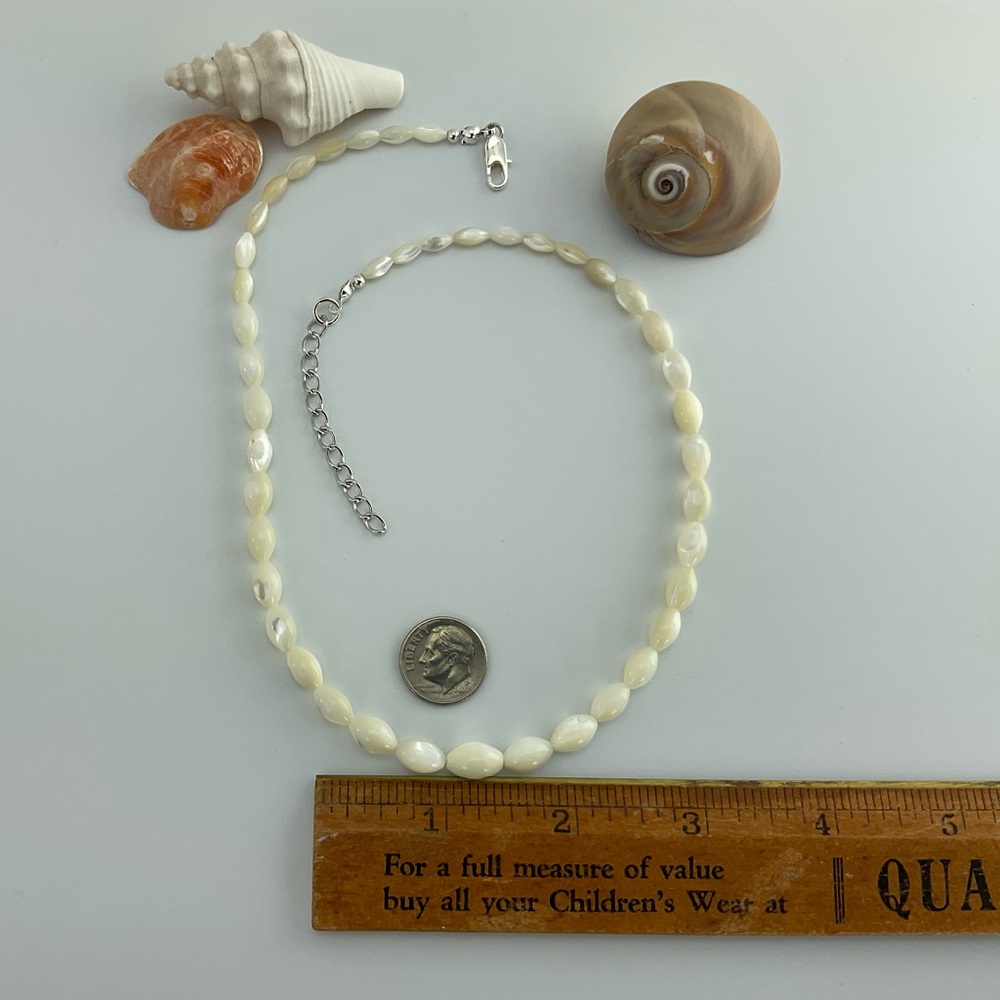 Mother of Pearl Choker Necklace, Handmade, Graduated Oval Beads, 16" Long - Picture 7 of 12